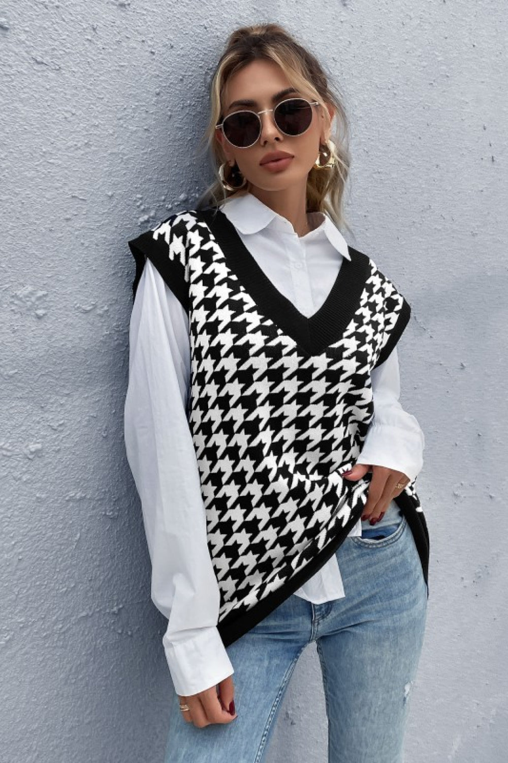 Houndstooth Ribbed V-Neck Sweater Vest